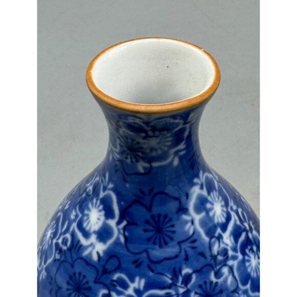 Pair Of Blue Floral Porcelain Vases With White Accents 4.5" Tall Pre-owned READ - Picture 3 of 6